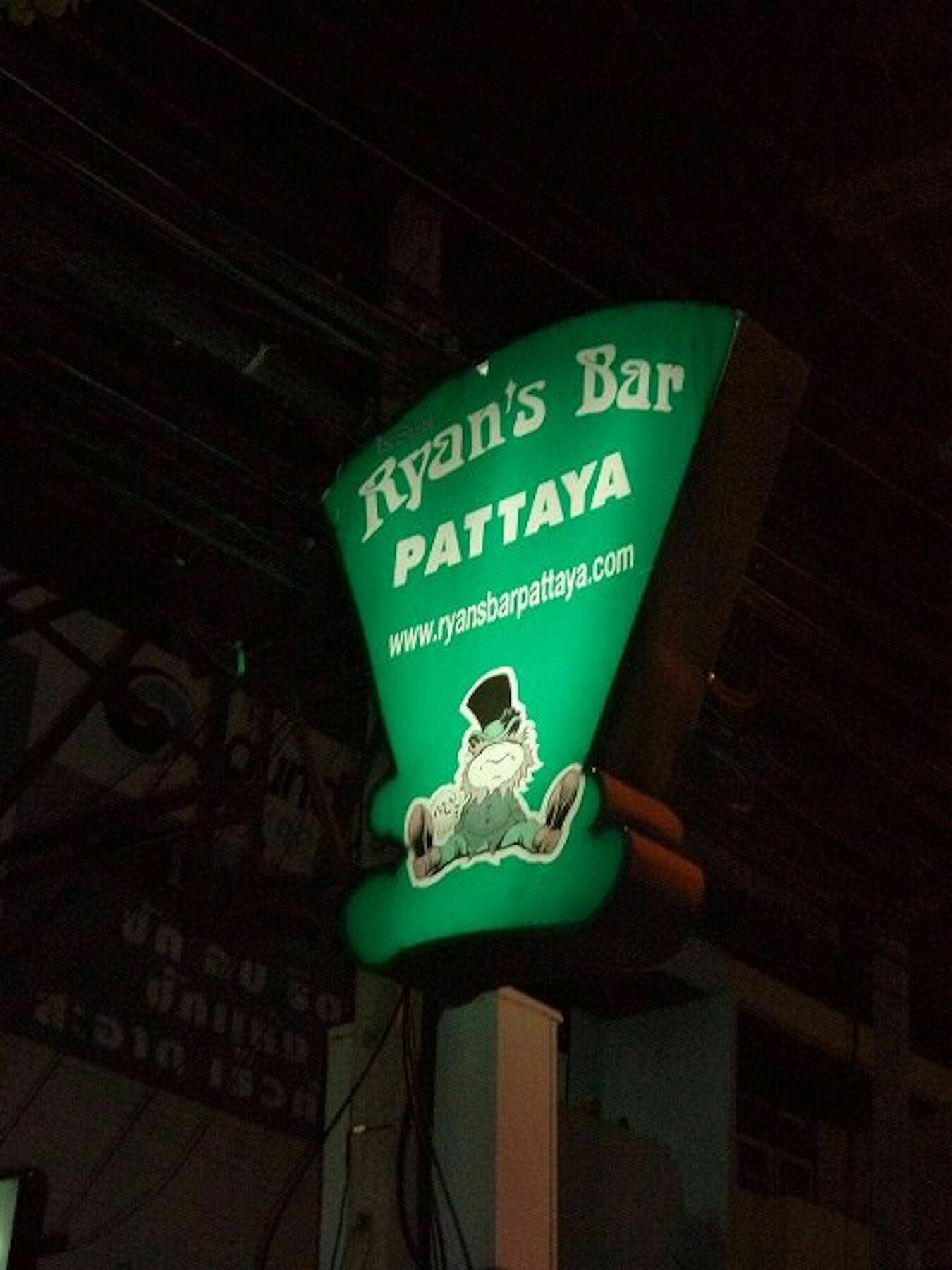 Ryan'S Bar Hotel Pattaya Buitenkant foto